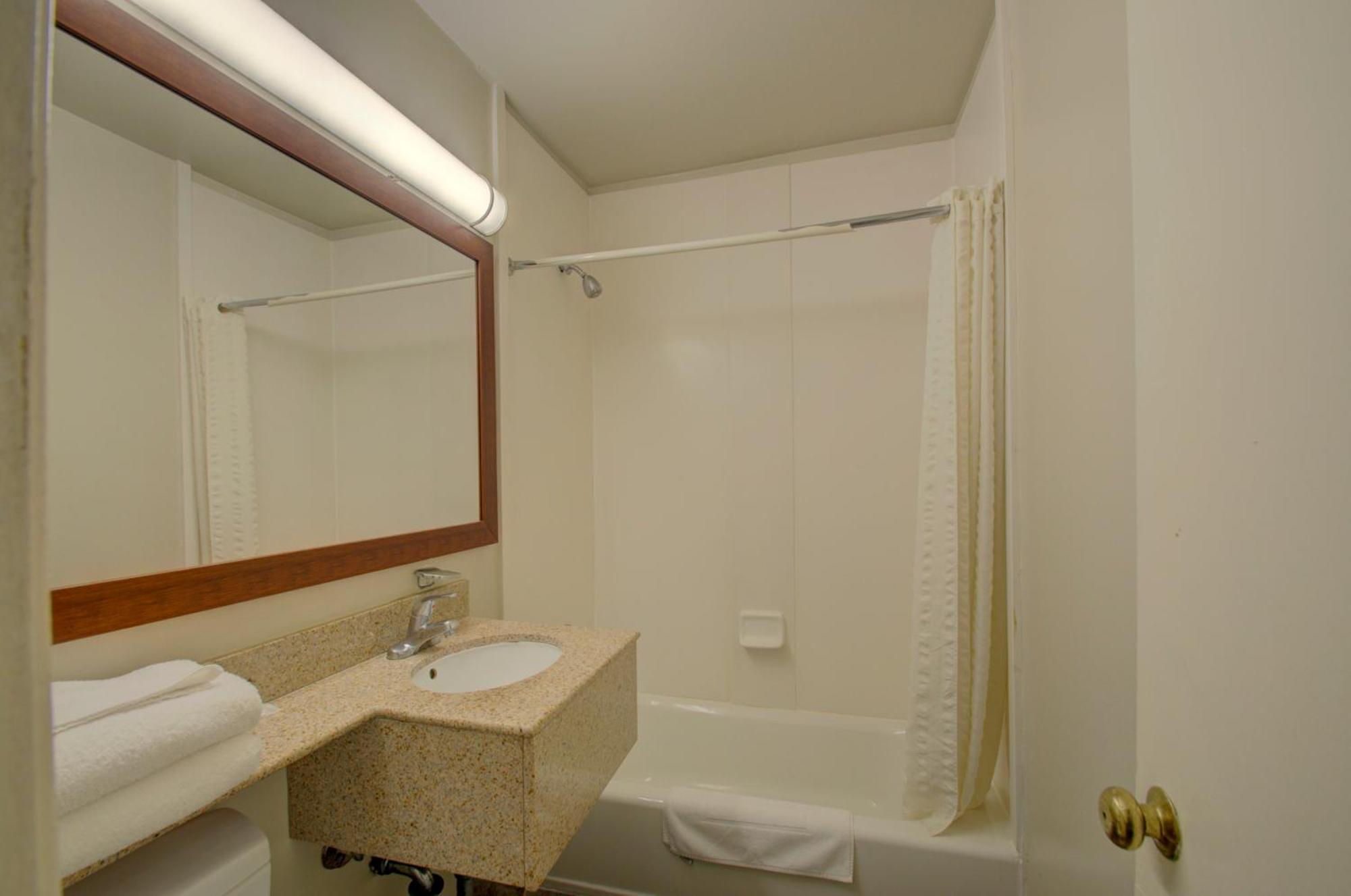Budget Inn Falls Church Bagian luar foto