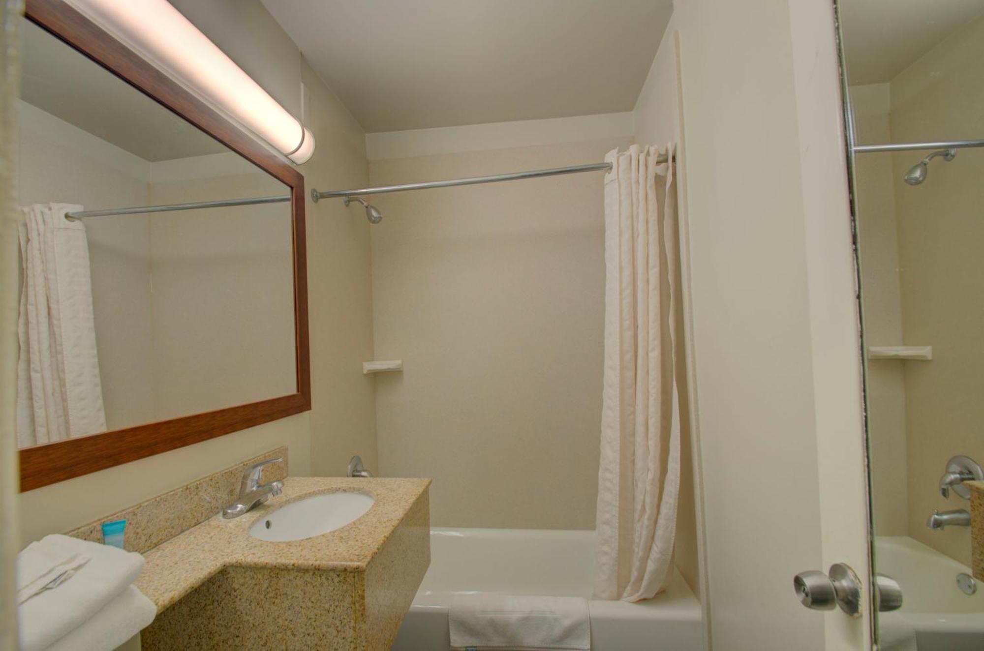 Budget Inn Falls Church Bagian luar foto