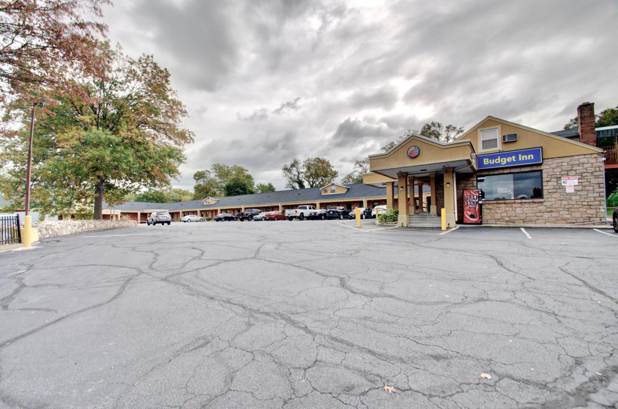 Budget Inn Falls Church Bagian luar foto