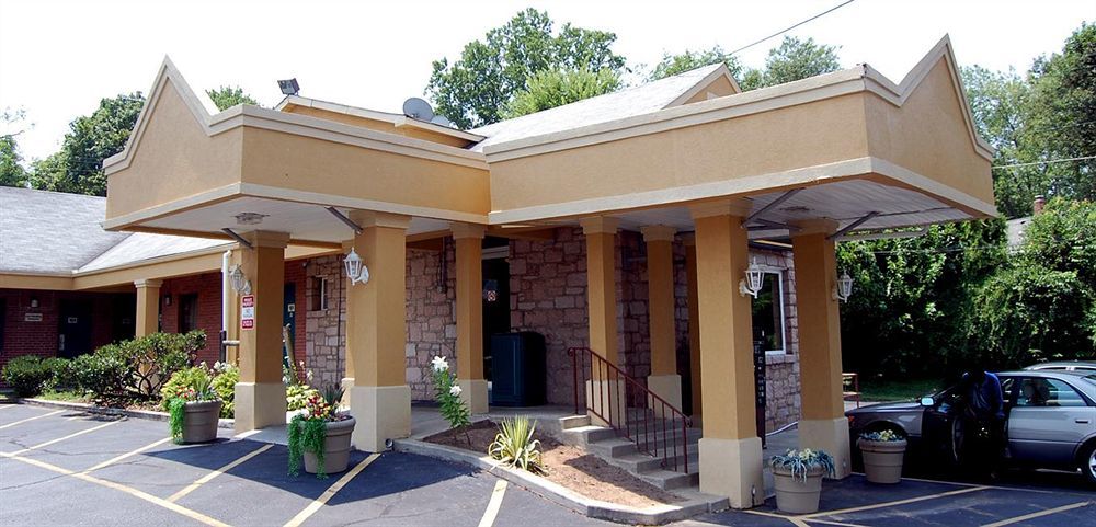 Budget Inn Falls Church Bagian luar foto
