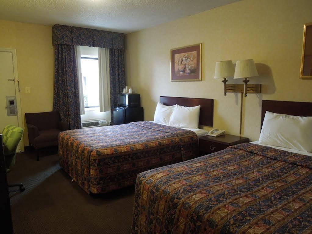Budget Inn Falls Church Bagian luar foto