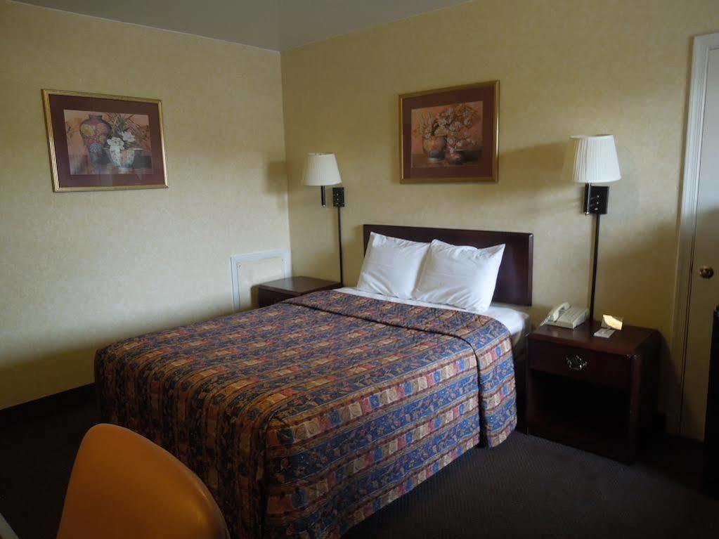 Budget Inn Falls Church Bagian luar foto